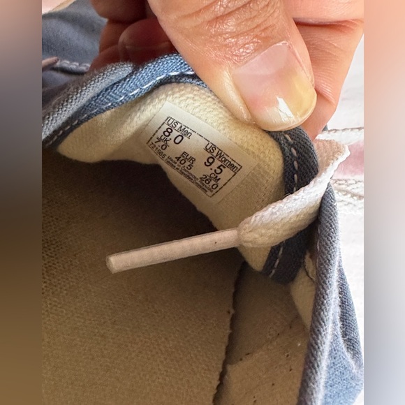 VANS Authentic Shoes - Picture 2 of 6